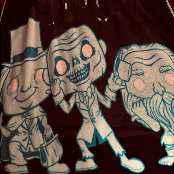 Disney Haunted Mansion Hitchhiking Ghosts Fleece Throw Blanket - Picture 4 of 6